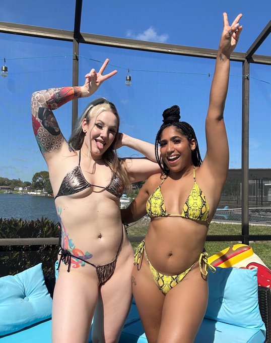 HEX on the Beach 🏝  This autographed 8x10 is now available on https://t.co/Am3H0oSC74!  Photo by that<a href="/tag/hotgirltwitch"class="tags"><span>#hotgirltwitch</span></a>