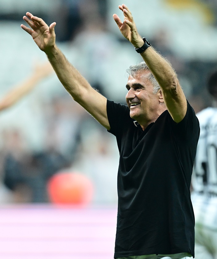 ▪ Yenilmezlik serisi 23 maç
▪ 23 maçın 19'unda kazandı. 
▪ Bu sezon toplamda 8'de 7 galibiyet. 
▪ Avrupa kupalarında 6'da 6!

Beşiktaş &amp; Şenol Güneş ⚫⚪