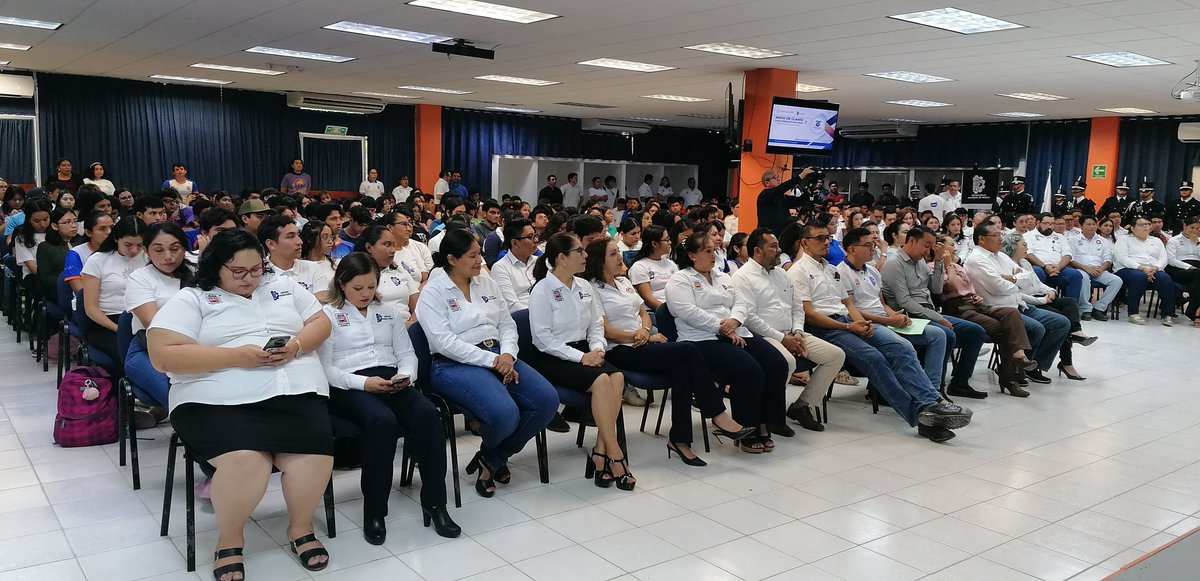 IT_Chetumal's tweet photo. #Noticias ITCh
Se lleva a cabo Ceremonia de Inicio de Cursos Ciclo Escolar 2023 - 2024 en el Anexo del Centro de Información del Instituto, en el evento se hizo entrega de la Constancia de Acreditación de la carrera de Ingeniería en Gestión Empresarial!
#OrgulloMapache https://t.co/Try3Dj0mtT
