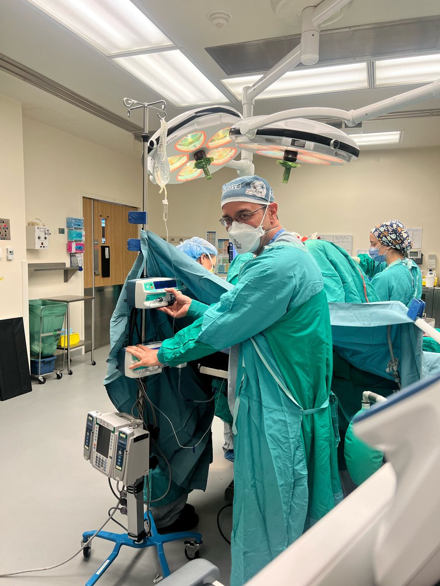 Dr. Timur Ozelsel was awarded the Physician Innovator of the Year for his groundbreaking anesthesia technique for cancer patients, which has led to exceptional recovery results. Read more, including a patient’s recent experience with this technique: bit.ly/3OZgEyf #yeg
