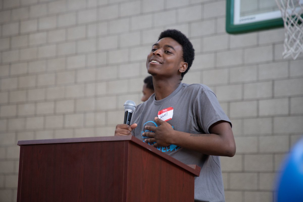 ChiPubSchools's tweet photo. Today, we celebrate the 2023 graduates of the Back to Our Future program. Your unwavering dedication to achieving your goals is truly inspiring. Thanks to our partners @brkthru @YAPInc &amp; @UCANchicago for meeting our youth where they are &amp; supporting them on their academic journey https://t.co/cwSCZjkOoF