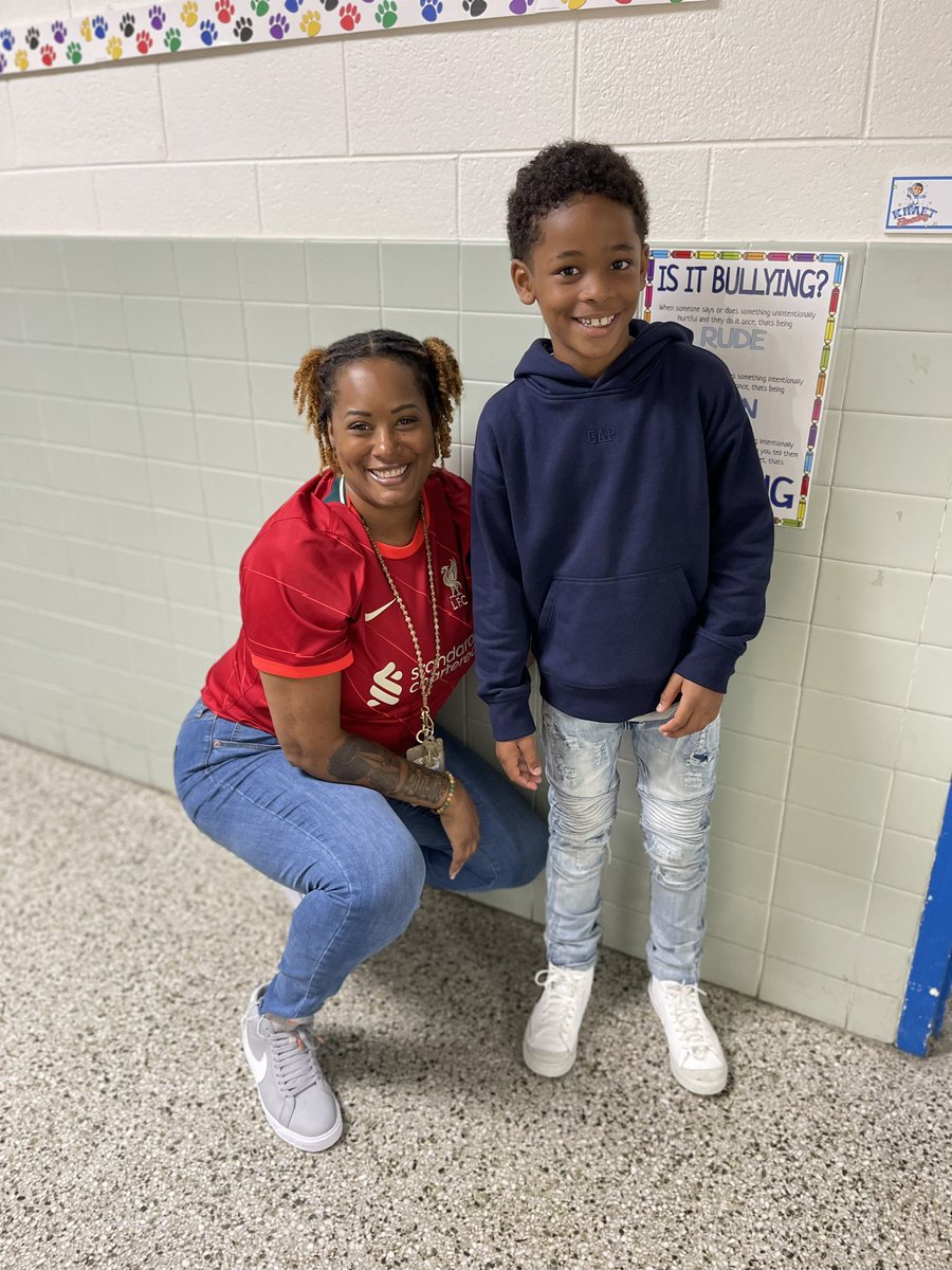 KraftES1's tweet image. You can’t “𝐛𝐥𝐚𝐳𝐞” 👟with Mrs. Slade’s third grade class. 𝐒𝐖𝐎𝐎𝐒𝐇💨 💙🐾 #WeAreHCS #kraftcubs #cubnation #blazernike #slade3rdgrade #cubroom114 #checkthenike