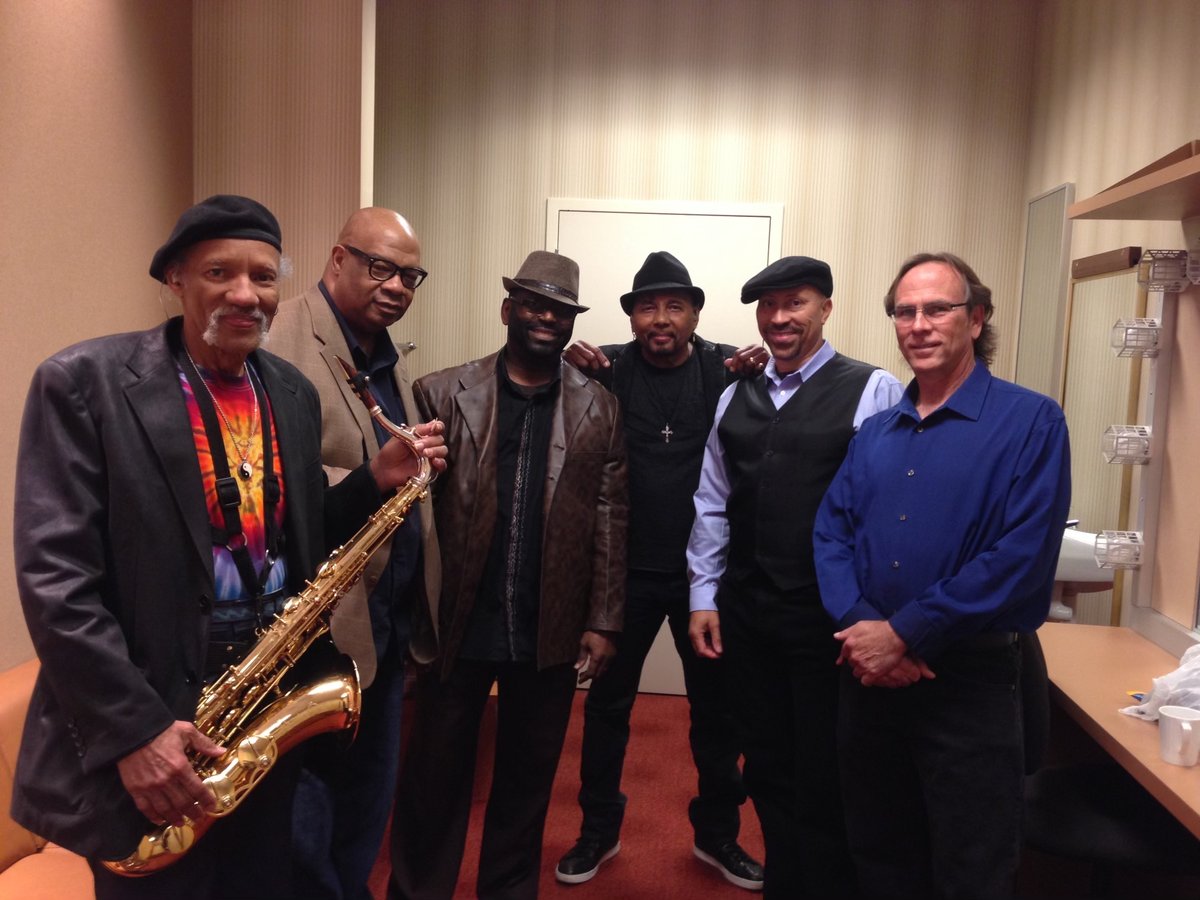 aaronneville's tweet image. Another photo I love is this version of my bad ass quintet from 2015. Left to right: My always cool brother Charlie the horn man, Mike Goods on keyboards, Earl Smith Jr. on drums, David Johnson on bass and Eric Struthers on guitar. #tellitlikeitis

found.ee/TellItLikeItIs