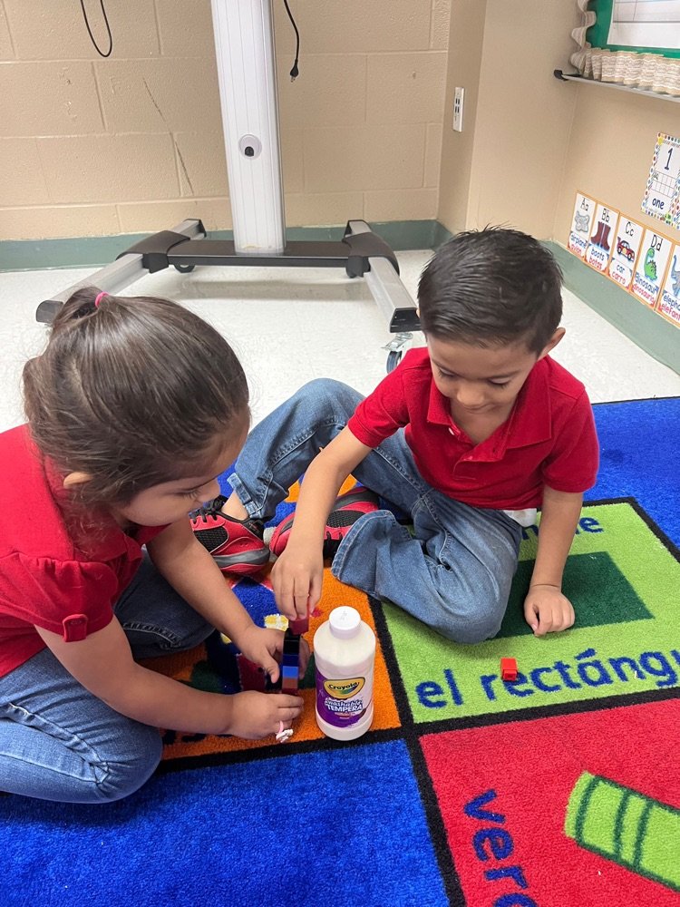 ERChapaElem's tweet image. 📏🔍 Learning Measurement in Mrs. Antuna’s Headstart Class! 📚 Exciting times as they measure and explore. #LearningMeasurement #MrsAntunasClass
