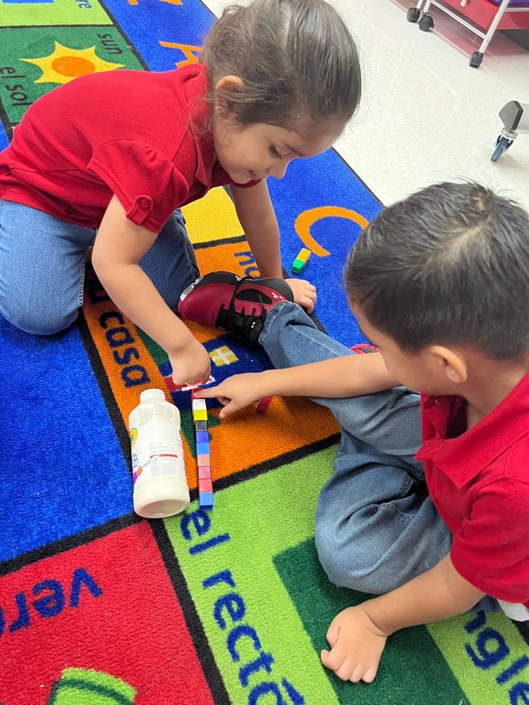 ERChapaElem's tweet image. 📏🔍 Learning Measurement in Mrs. Antuna’s Headstart Class! 📚 Exciting times as they measure and explore. #LearningMeasurement #MrsAntunasClass