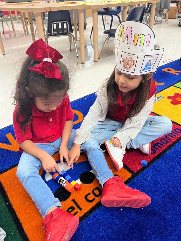 ERChapaElem's tweet image. 📏🔍 Learning Measurement in Mrs. Antuna’s Headstart Class! 📚 Exciting times as they measure and explore. #LearningMeasurement #MrsAntunasClass