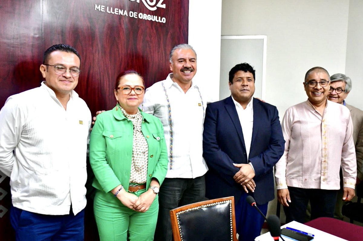 SNTE56Veracruz's tweet photo. La Sección 56 del SNTE presente en la Tercera Sesión Ordinaria del Consejo Directivo 2023 del Instituto de Pensiones: Decisiones Clave para el Futuro

Nota completa:
https://t.co/idla1181EN

#𝙎𝙤𝙮𝙎𝙉𝙏𝙀56 🟠
#𝗟𝗮𝗨𝗻𝗶𝗱𝗮𝗱𝗡𝘂𝗲𝘀𝘁𝗿𝗮𝗙𝗼𝗿𝘁𝗮𝗹𝗲𝘇𝗮 🙋🙋‍♂️ ✅ https://t.co/4vq5Ofwcmr
