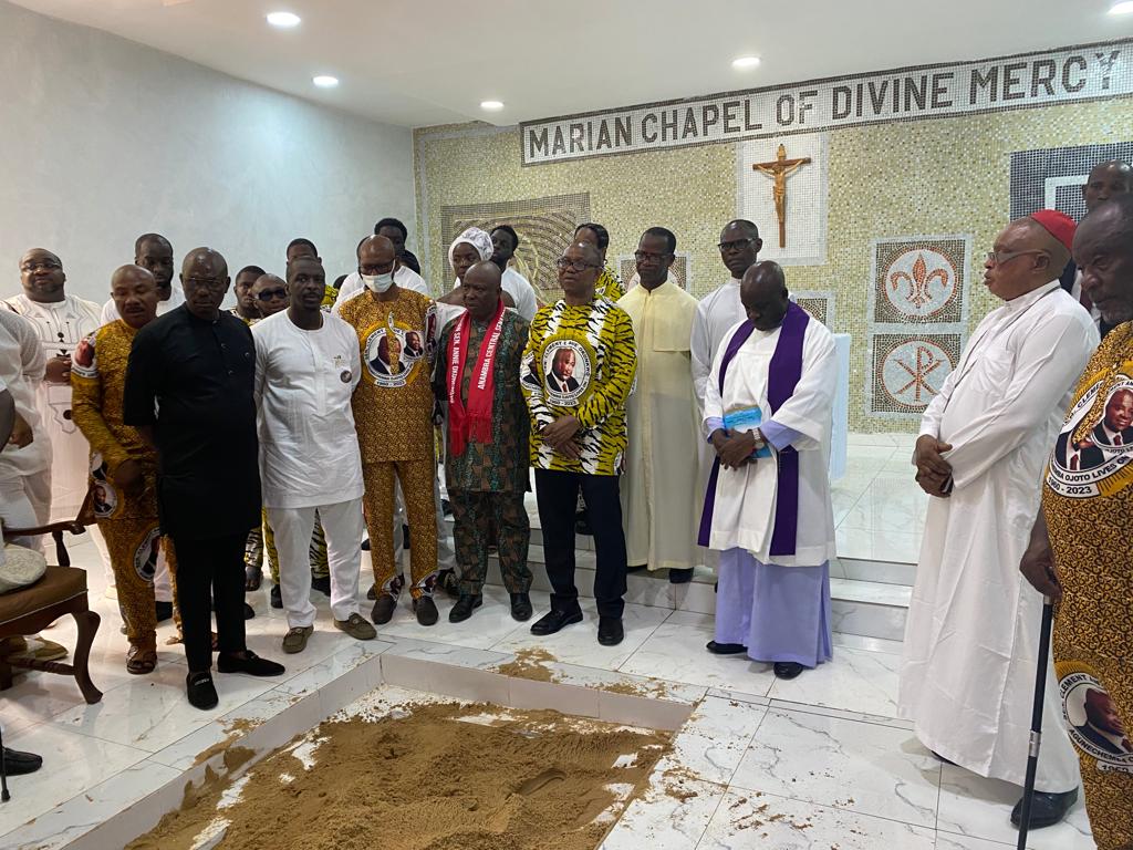 PeterObi's tweet photo. Yesterday, my dear wife, Margaret, and I joined many other respected Nigerians like the Senate President Godswill Akpabio, Governor Charles Soludo, Governor Alex Otti, distinguished senators, political leaders, ambassadors, captains of industries, and Nigerians from all https://t.co/y9o2IC72q6