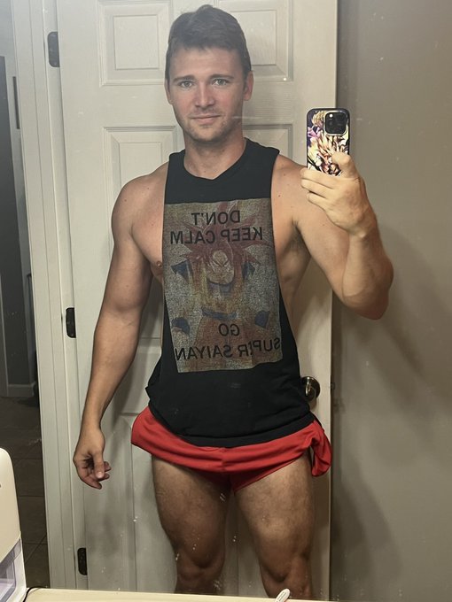 Online after a fresh cut ✂️ and leg day 🏋️&zwj;♂️ see everyone soon to finish off FOTM! https://t.co/3i2