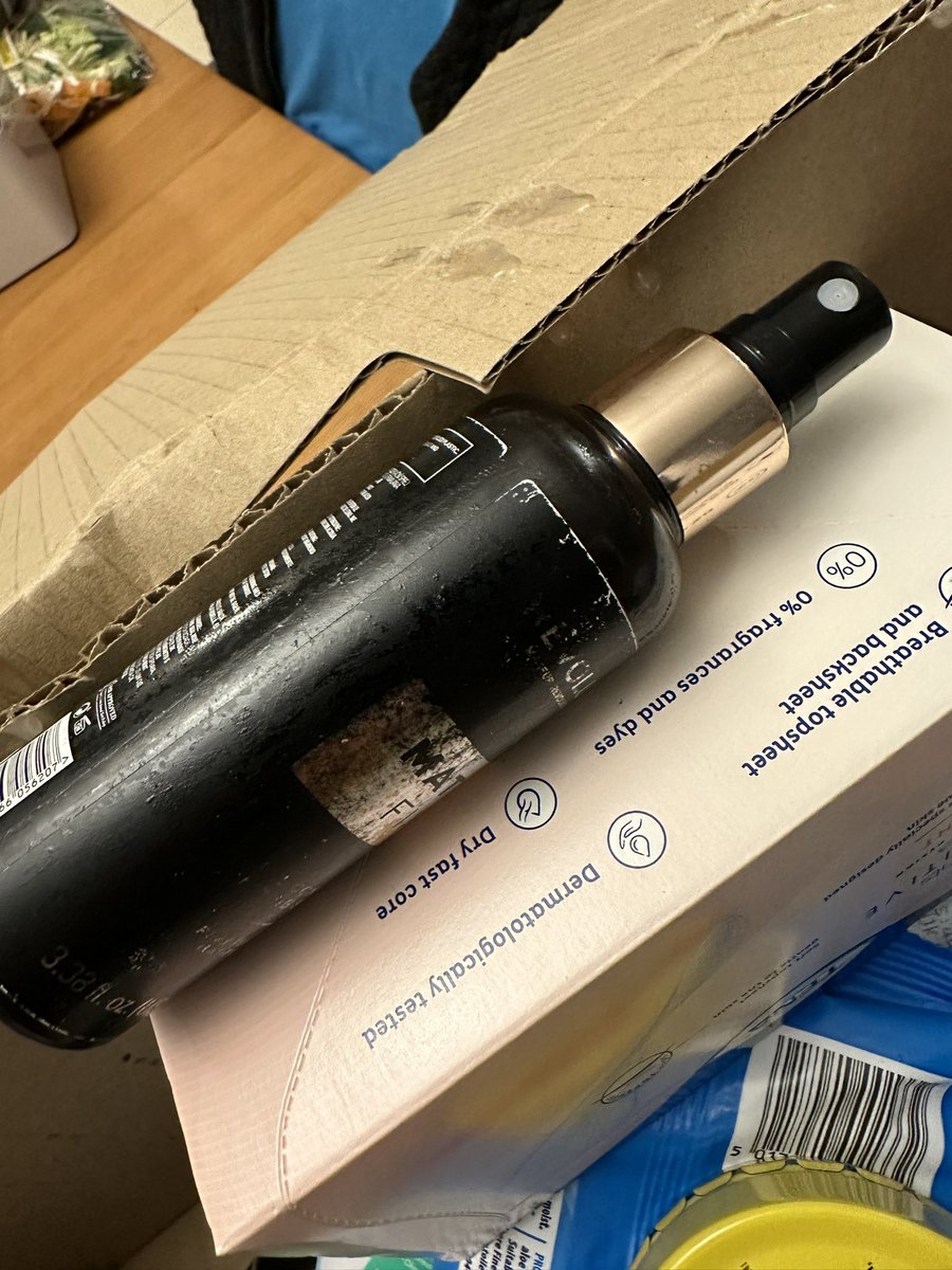 anagcw's tweet photo. @BootsHelp I received my order this evening and this was the shape of the revolution oil ordered - damaged, no lid and obviously not in the condition to be sent out! https://t.co/rvWMEmgbXe