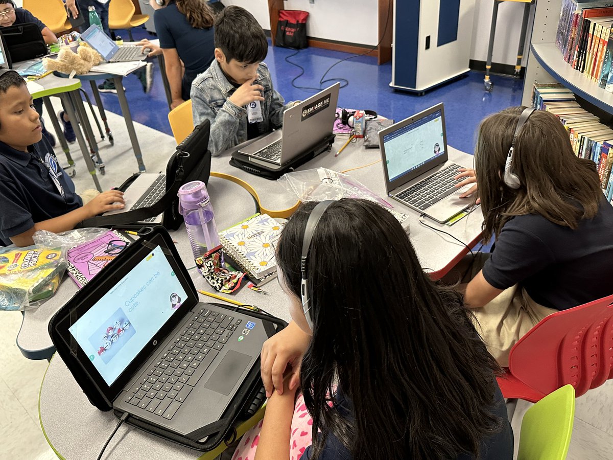 JChaparroMV's tweet photo. Thank you @edtechwizard for an awesome lesson on Google Read Along with my class! This is an awesome resource for our EB kiddos! @MissionValleyES @ALPsDepartment https://t.co/PhEnnysGPD