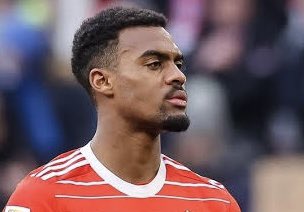 SalvePremier's tweet photo. La llegada de Ryan Gravenberch al Liverpool coloca a los Reds como uno de los mejores mediocampos jóvenes no solo de la #PremierLeague, sino de todo el
Mundo. https://t.co/YGgFceamtH
