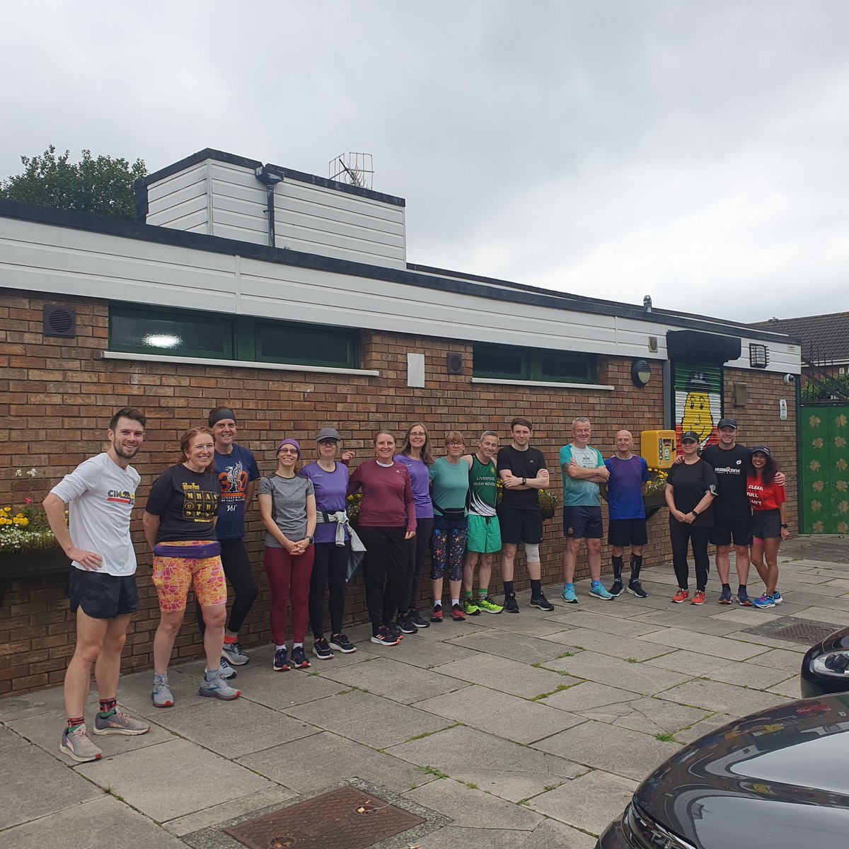 Gr8 showing @LiverpoolIC 🇮🇪👍 tonight for our 6.30pm Thurs social run/walk. Well done for getting out and backing the green #imbackingthegreen
 @MaureenRoyce @EllieByrnecllr @IrishInstitute @IrishMR @JVWilliams13 @Joseph75172069 @EmeraldBluesIre @IrlNorthEngland @liv_irish_choir