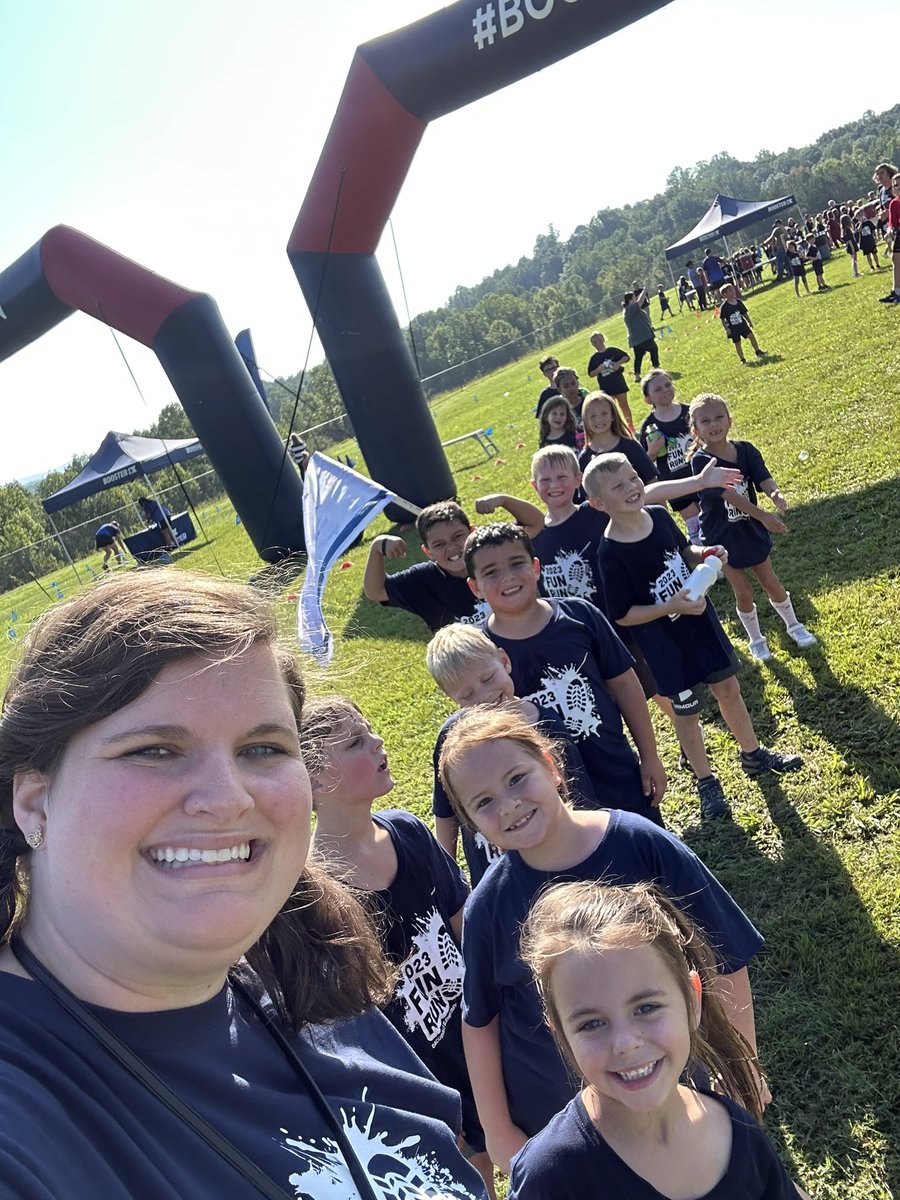 Music_MayBerry's tweet photo. Got to participate in my first Fun Run for @boosterthon today! It was so much fun. Our @dacusvilledolphins raised $12,000 for the arts!! Cue happy dance for teacher! Thank you to everyone who donated to help better our school. We appreciate it. #boosterthon #dacusvillegrown https://t.co/fidHImLnTJ