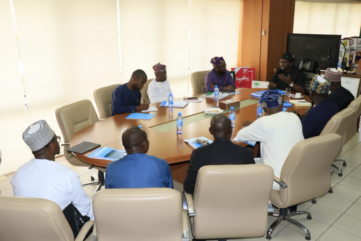 modisalihijo's tweet photo. Earlier today, my colleagues and I @TheREANigeria officially briefed the newly appointed Honourable Minister of Power, Chief Adebayo Adelabu, and the Permanent Secretary, Federal Ministry of Power, Mr. Tope Fashedemi on the mandate of the Agency, the implementation of its various programmes as well as milestones achieved so far on the nation’s journey towards sustainable energy access.