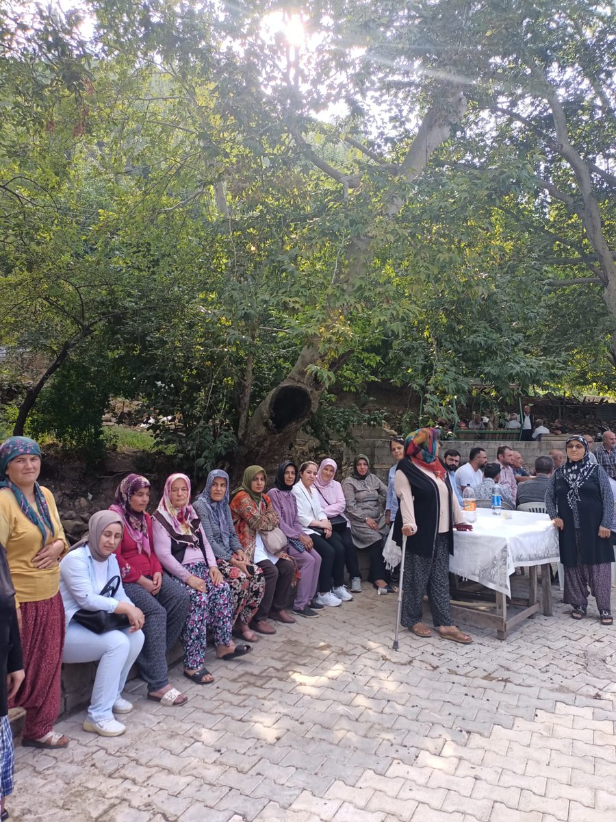 akkadinislahiye's tweet photo. Vekilimiz @EyupOzkececi ile birlikte #kirikcali #Değirmencik #idilli #köklü #telli mahallelerimizde vatandaşlarımızla bir araya gelerek, mahallelerimizin ihtiyaçlarına ve vatandaşlarımızın taleplerine yönelik istişarelerde bulunduk.
@GMAKKADIN
@aysekesir
@Neriman99728863 https://t.co/RyyQ0XCqtS