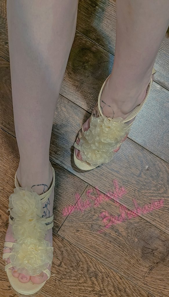 _BadBehavior69's tweet image. I sell feet pics and videos! Subscribe to my feetfinder.com account app.feetfinder.com/userProfile/_B…
🌺 post pics daily 
🌺 videos weekly 
🌺 dm me for custom content 
🌺 DM me to buy panties,Bras,dirty socks etc
paypal.me/BadkarmaSK?cou…
#feetpics #picsoffeet #feetqueens #feet_pic