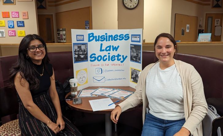 WidenerLawCW's tweet image. Hey, @WidenerLawCW students - did you miss Table Day earlier today?

No worries, you still have time to stop by the Pit and check out several student organizations and clubs from 5:30-7 p.m. tonight!

#WidenerLawCW #TableDay #StudentOrgs