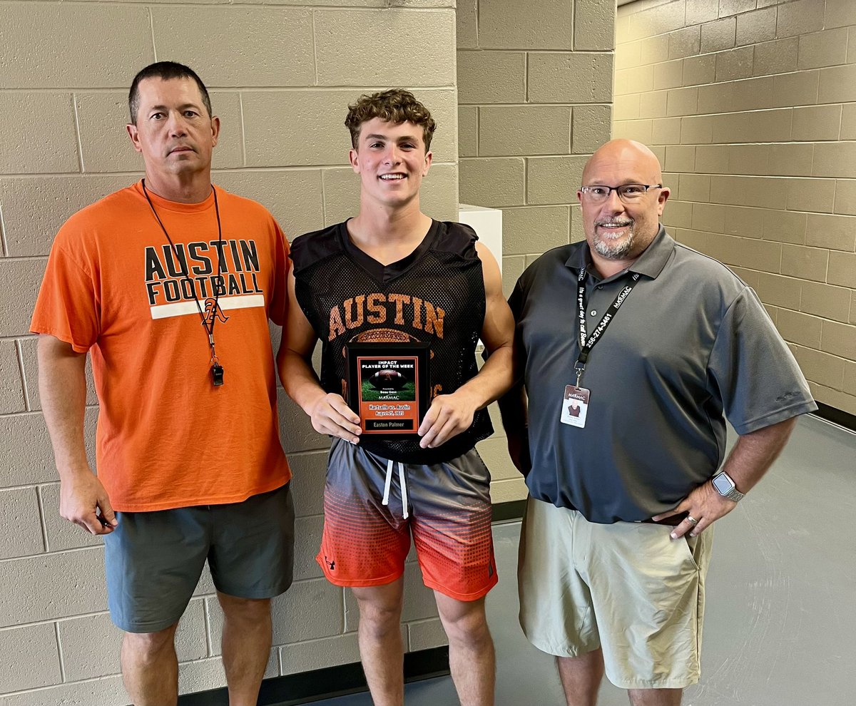 AUFNATC's tweet photo. Congratulations to Easton Palmer of @AustinFootball_ for being selected IMPACT Player of the Week for his huge night of 11 tackles and a interception to help the team to victory over Hartselle this past Friday night. #Impact #PlayerOfTheWeek #MarMac #RealEstate #BlackBears #AHSAA https://t.co/v2gnaeib8h