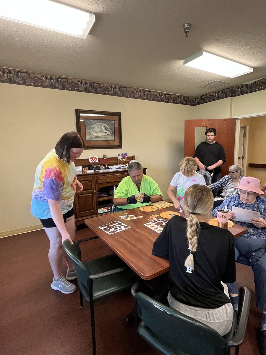 We love when the the Kindness Club comes to visit! Thank you for bringing a fun craft for our residents to make! #TrilogyLiving #Volunteers