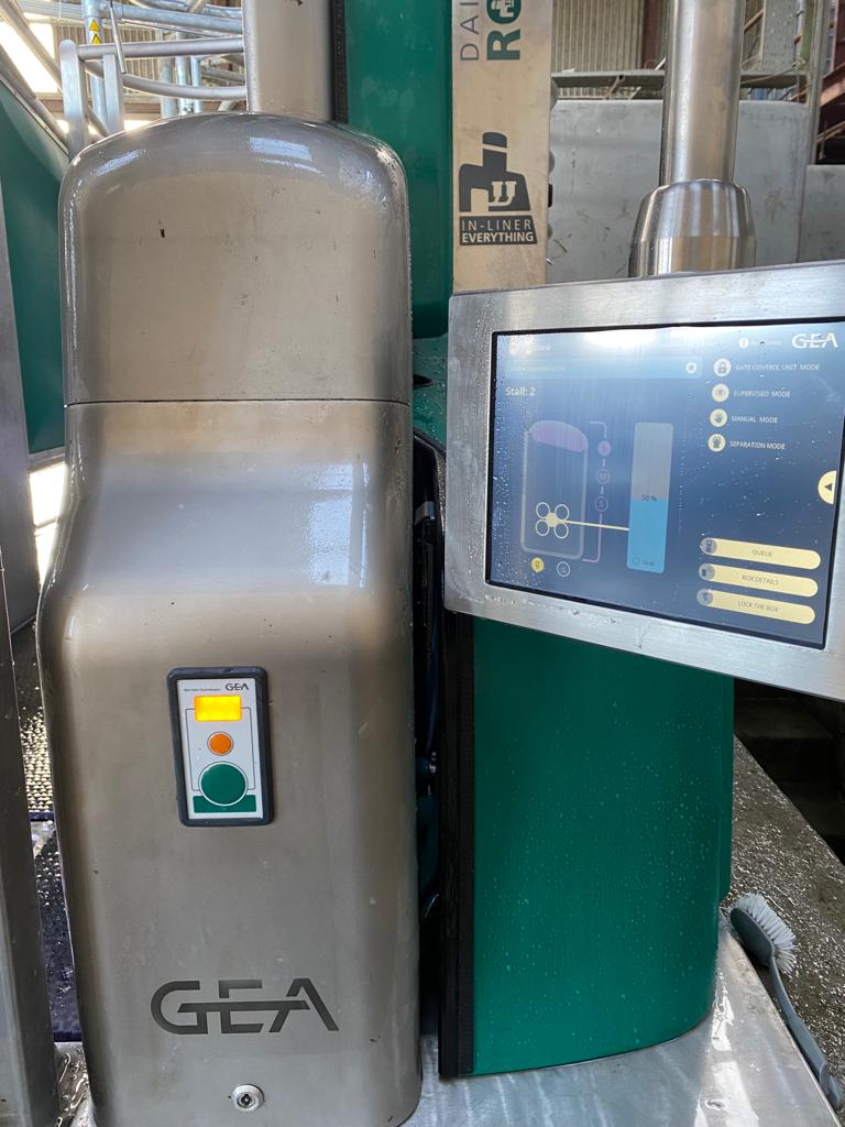 2nd Gea Dairy Robot added to existing box in Waterford today 🐮🐮