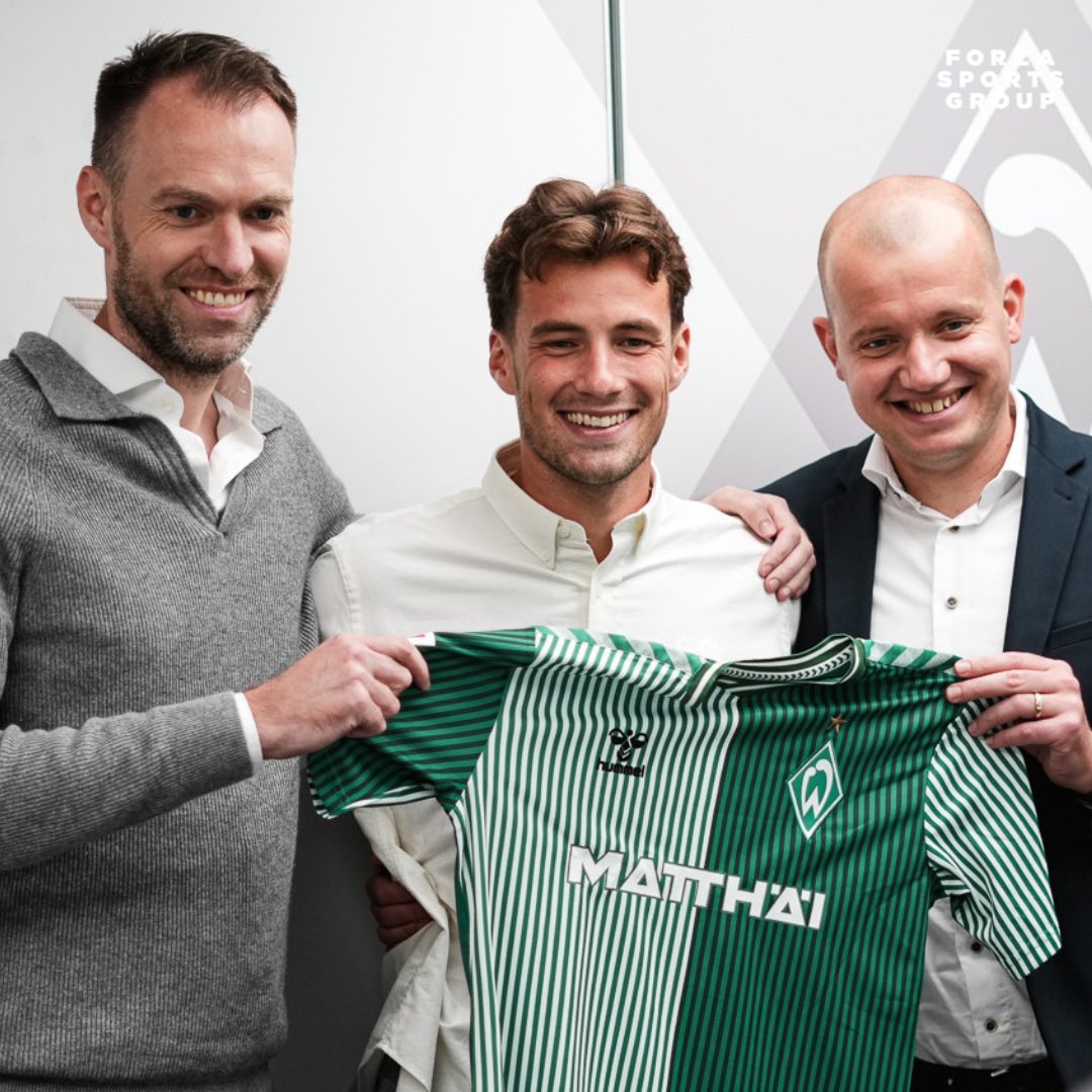 ForzaSG's tweet photo. Another kit swap 🔀 🟢⚫ ➠ 🟢⚪
From Brugge 🇧🇪 to Bremen 🇩🇪 a new chapter unfolds for Olivier Deman
#ForzaOlivier https://t.co/3SHBJ87WZC
