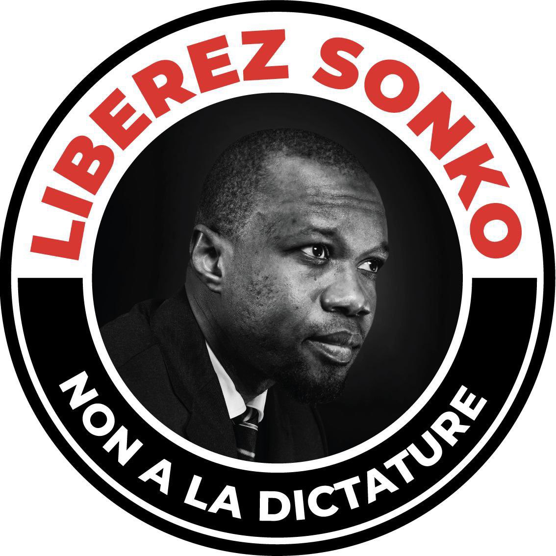 elmaalignjaay's tweet photo. Nous les patriotes sommes incassables, unis et indivisibles !

Non seulement le président @SonkoOfficiel est notre seul et unique candidat, mais dans les jours à venir, vous verrez notre détermination à porter, plus que jamais, sa candidature !

2024, c'est maintenant !

Pour le moment, focus sur l'exigence de sa libération et de celle des centaines de prisonniers politiques.

#FreeSonko #FreeSenegal #FreeAfrica #Senegal