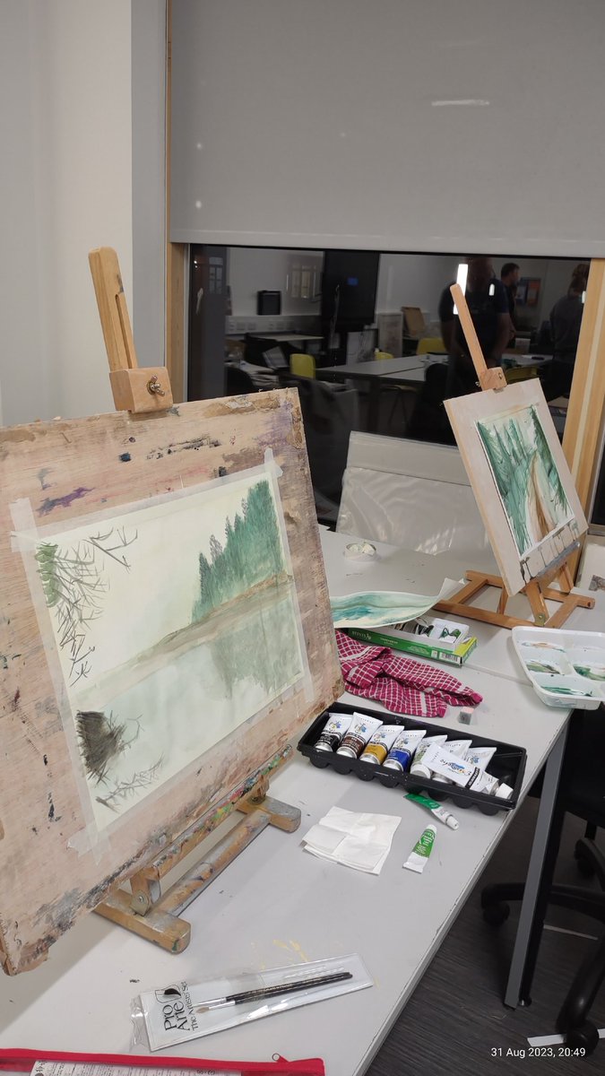 31/8/2023 Thursday
One good thing about going on a painting class is you can claim yourself as an artist and nobody will dare criticise yr work 🤣🤣