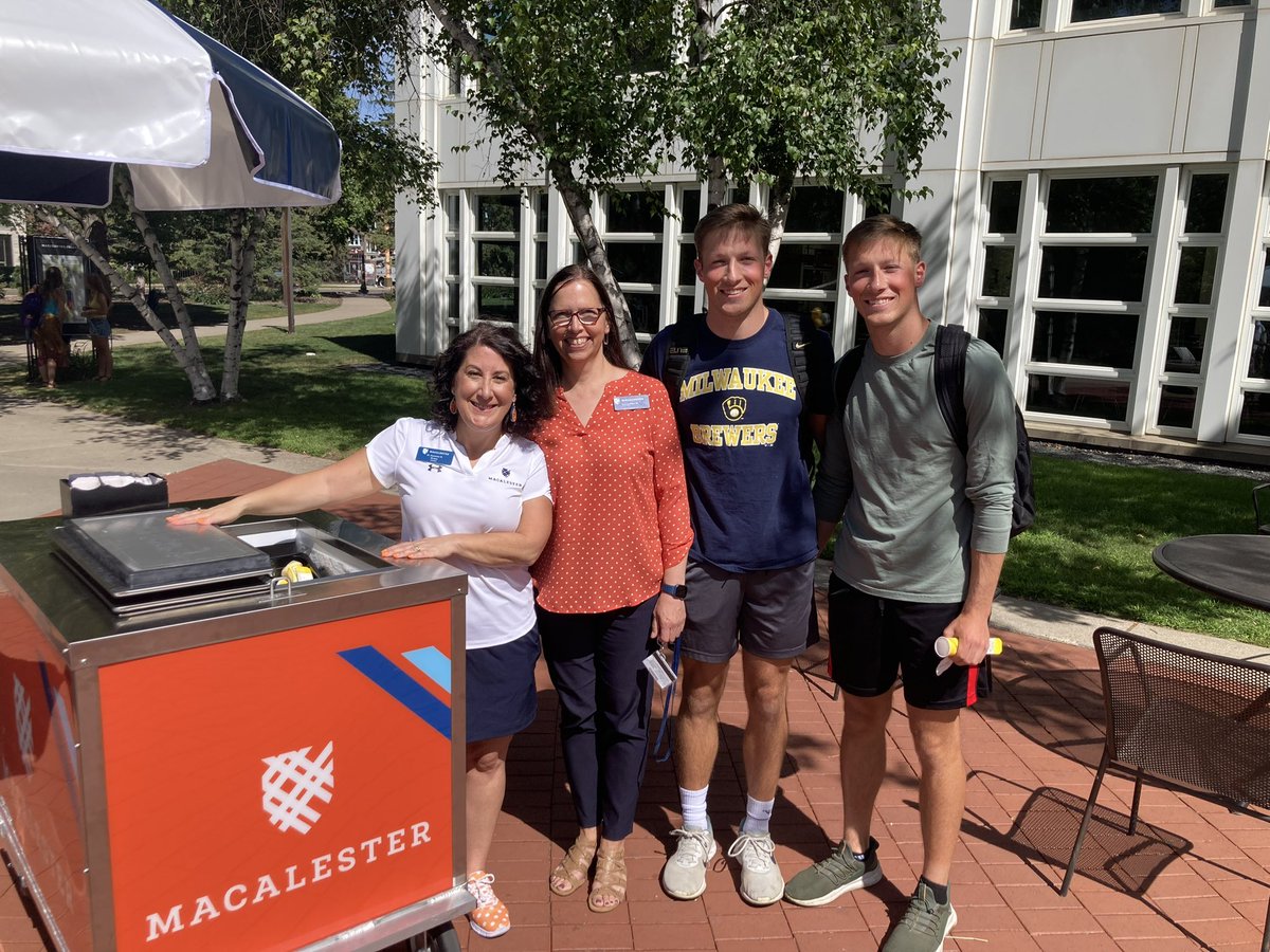 Welcome to @Macalester, Class of 2027! We are so glad you’re here! #HeyMac