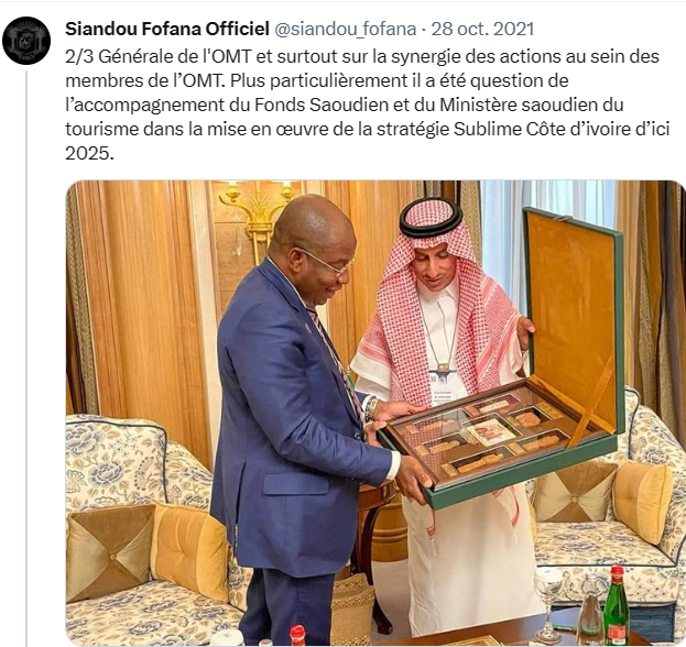 _zazoas_'s tweet photo. Le Fonds saoudien @PIFSaudi soutient financièrement la mise en œuvre de la stratégie 𝐒𝐮𝐛𝐥𝐢𝐦𝐞 𝐂ô𝐭𝐞 𝐝'𝐈𝐯𝐨𝐢𝐫𝐞
Les saoudiens financent l'OM. Ils sont au club depuis un bon bout de temps. #FUSAC https://t.co/gZl4M92jAg