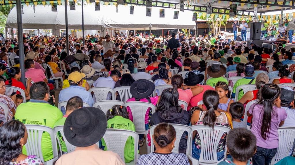 Prensalibcasan's tweet photo. Con apoyo masivo de la comunidad se vienen dando los recorridos de Zorro por todo el departamento de Casanare, Nunchía, la tierra del duende le dió su respaldo al candidato de las Oportunidades. https://t.co/TK9twcaQU6