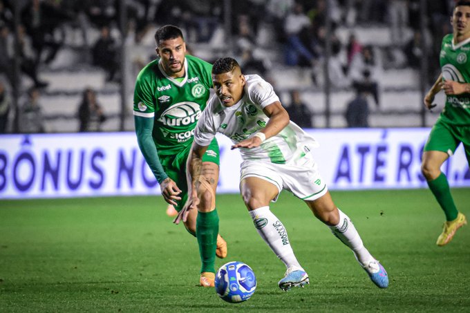 Tudo igual no RS: Chapecoense e Juventude criam boas chances, mas não saem do zero em Caxias do Sul