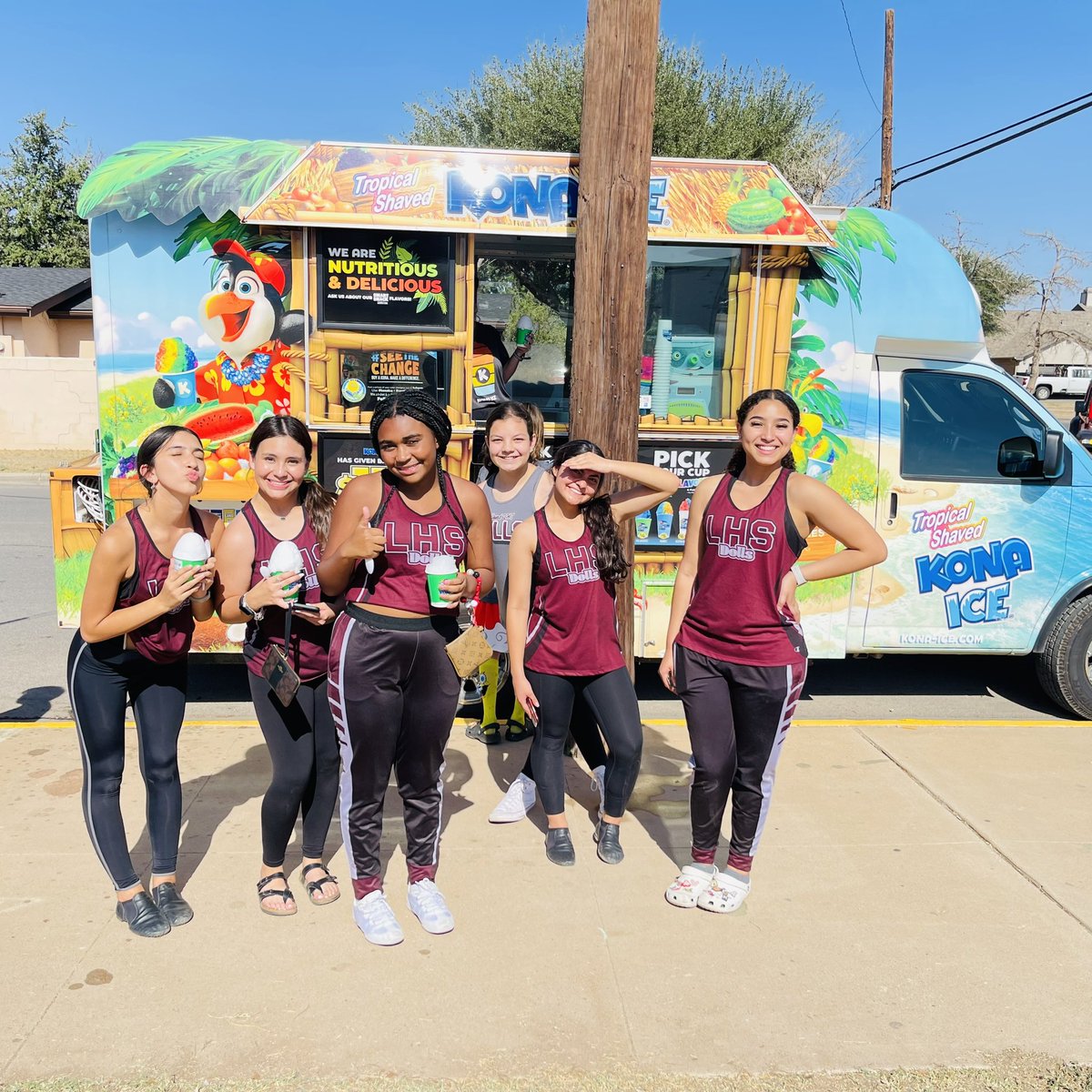 LHS_Dolls's tweet photo. Sweet snaps, big impact! 📸❄️ A few of our Dolls savoring Kona Ice after practice. 😍 Remember, it's not just a treat – it's a fundraiser too! Join us every Thursday to back The LHS Dolls and share in the sweetness. 💃🍧 #ChillForACause #LHSDolls #KonaIceFun 🧊📸 https://t.co/WB7IllVUBZ