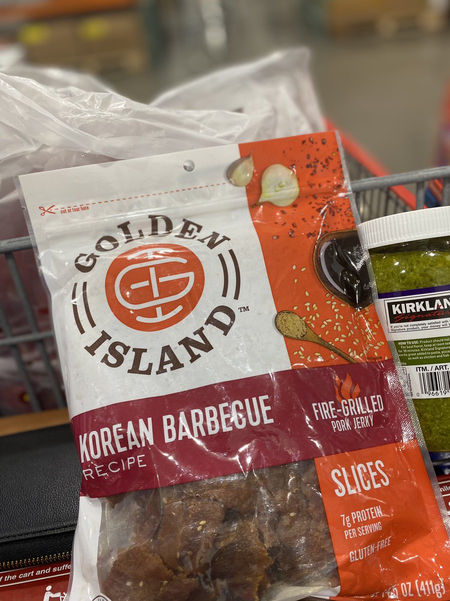 myrolla26's tweet photo. It jumped into the cart! I’m excited for the chance 2try Golden Island® Korean Barbeque Pork Jerky Slices from my local Costco! 🥓 Have a Costco membership? You can ✅ it out and apply 2 try this product 2: https://t.co/mDLFuxgeDo
#ripplestreet #goldenislandjerkypack #sponsored https://t.co/nyOrgTGAcT