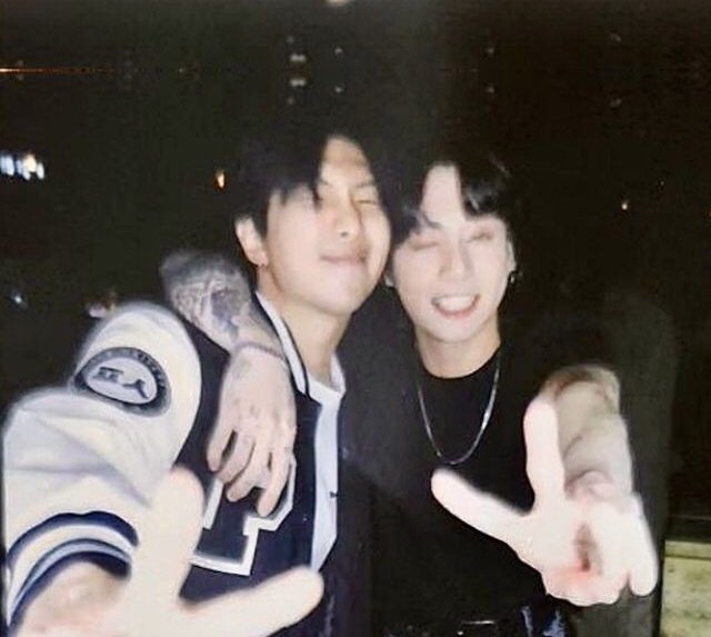 namutws's tweet photo. La conexión especial entre Namjoon y Jungkook. ♡

— Un hilo por su cumpleaños
#HappyBirthdayJungkook
HAPPY BIRTHDAY JUNGKOOK https://t.co/XvUP46ue6T