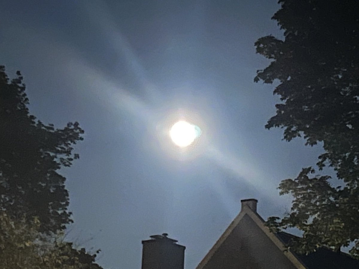 djrowe149's tweet image. #onceinabluemoon
