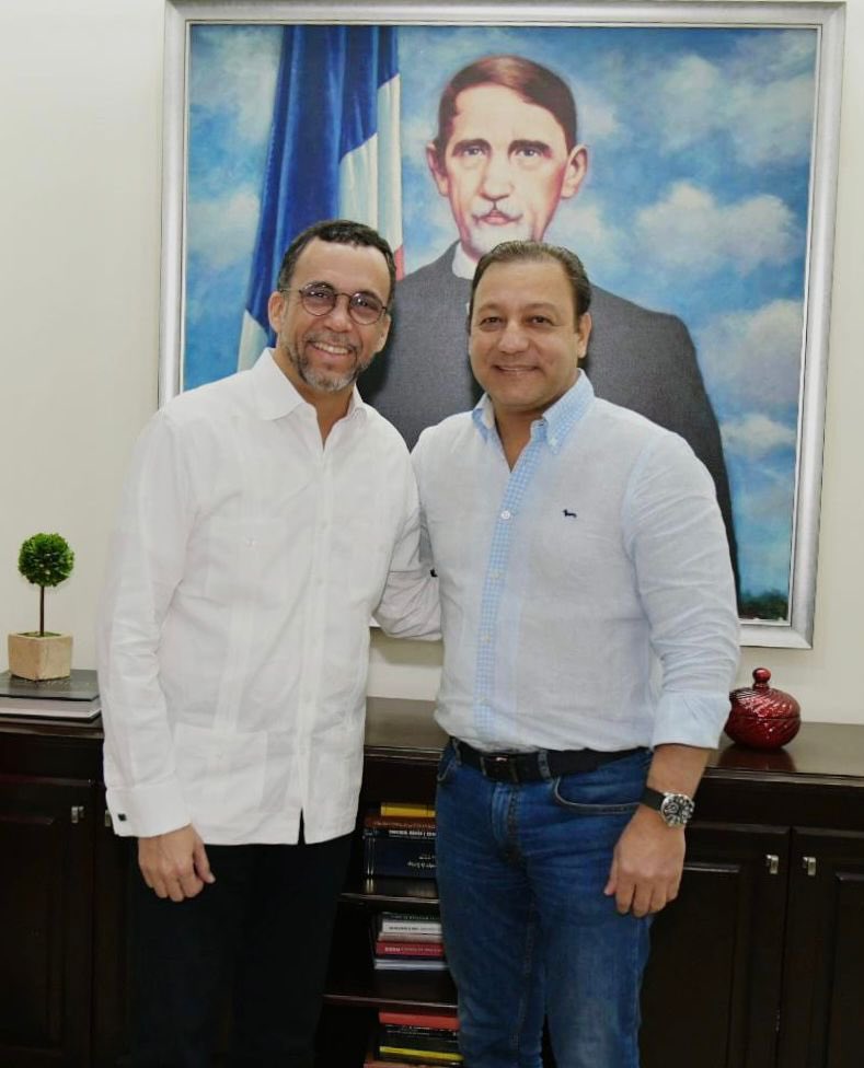 andresnavarrog's tweet photo. Recibo con alegría, humildad y agradecimiento la confianza con la que me honra @AbelMartinezD, candidato presidencial del @PLDenlinea, al designarme Coordinador Nacional de Campaña. Trabajaremos en equipo con todas las estructuras de campaña, para que el #PLD y el pueblo logren que #Abel24 sea el próximo presidente. Desde el 2024 haremos la mejor #RepúblicaDominicana de la historia.