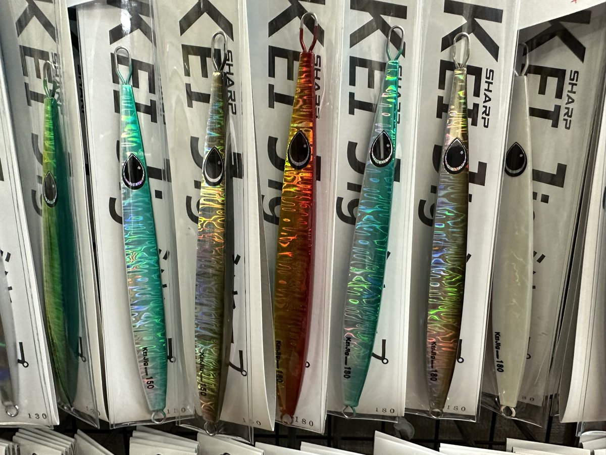 keitanhiramatsu's tweet photo. 《秋の釣りにお薦めジグ》
広い範囲で探る季節になってきました。
KEI-JIG SHARP 180gほぼ全色入荷しました。
キハダ、カンパチ、ブリにヒラマサ…etc。
Goldicは秋の釣り準備に万全です。下のリンクよりご確認下さいね。
https://t.co/Cps2vpLhgD
#keihiramatsu #keijig #goldic #kflat #gummy https://t.co/6Wdo832UUh