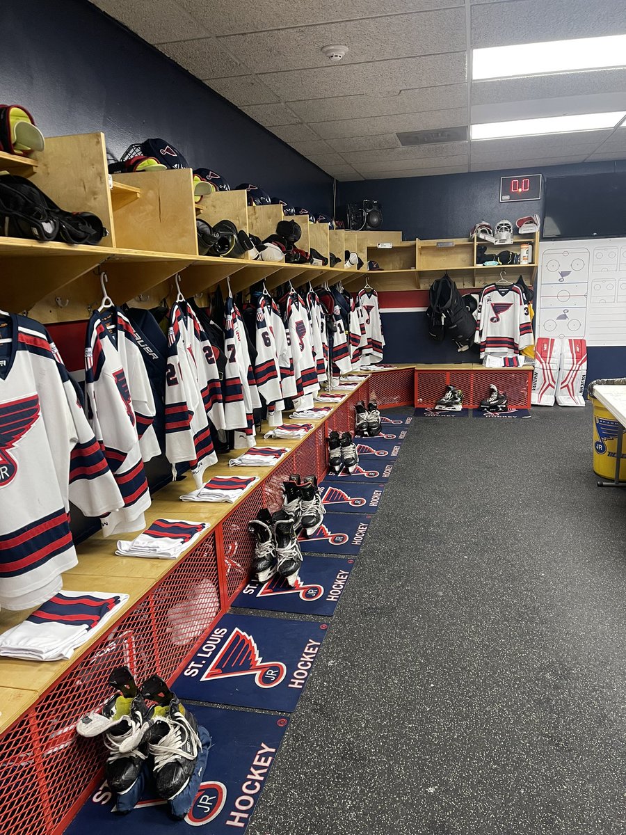 JrBluesHockey's tweet image. Locker Room is ready for our first Exhibition game tomorrow night vs. Missouri State ACHA D1 team. Puck Drop is 8:00pm. 🏒 #LetsGoBlues #PlayForTheLegacy #JrNotes @NA3HL