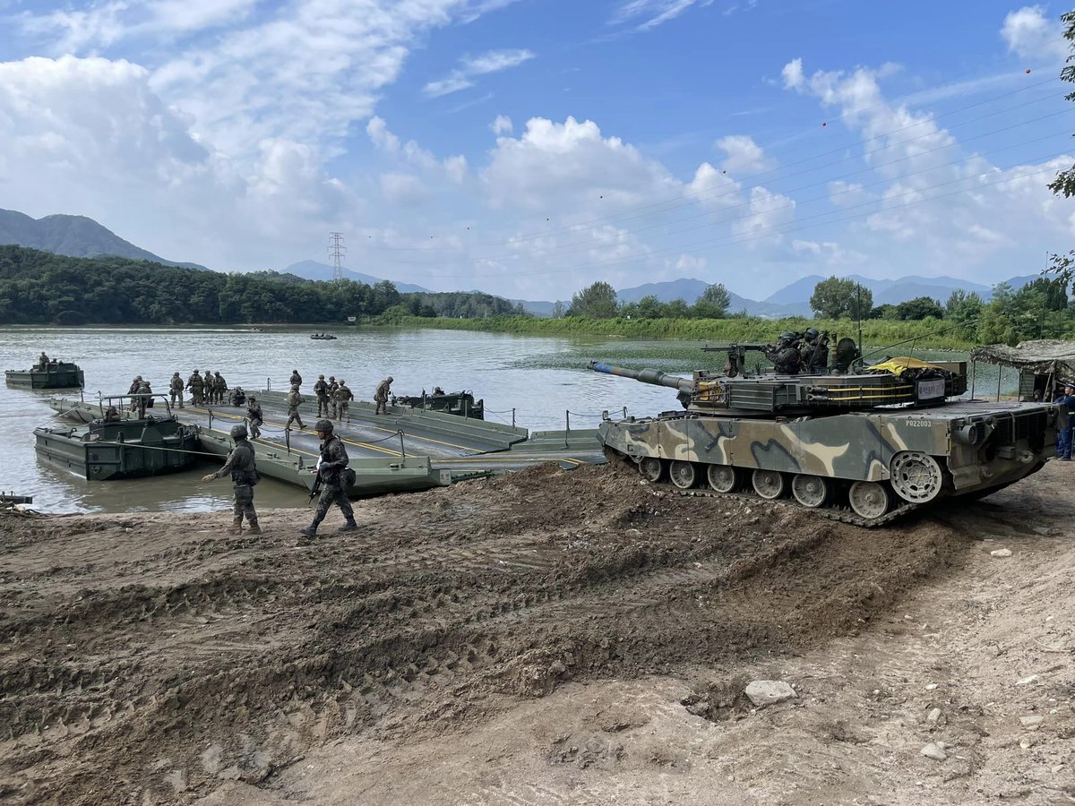 EighthArmyKorea's tweet photo. 1st Platoon, 814th MRBC, completed combined wet gap crossing training with the 312th λνλ―Όκ΅ μ‘κ΅° (Republic of Korea Army) river crossing battalion. #KatchiKapshida #κ°μ΄κ°μλ€ #WeTrainTogether @USForcesKorea @USArmy @USARPAC https://t.co/Kp9pNfOqaU