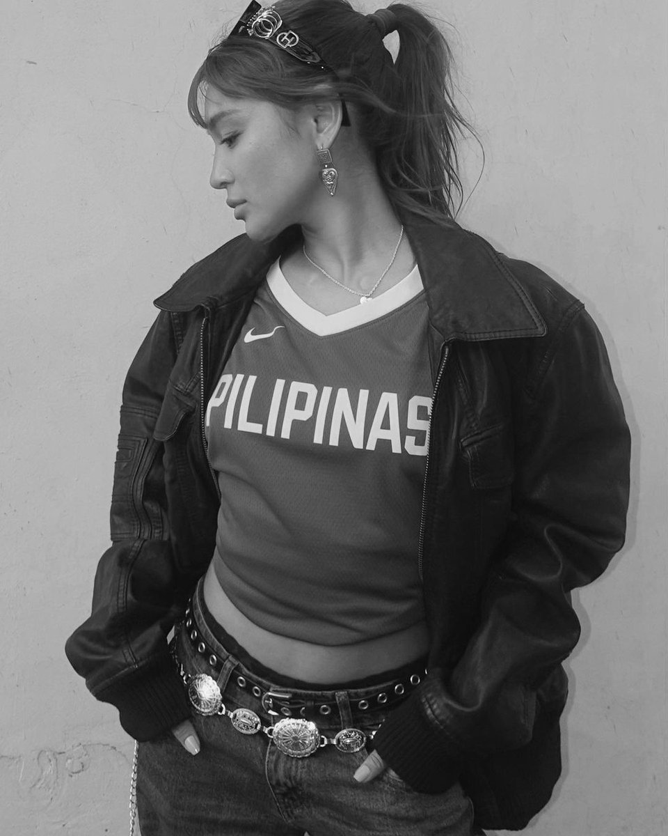 PhilstarNews's tweet photo. PRESIDENT NADINE SUPPORTS TEAM PHILIPPINES!
Actress Nadine Lustre (@hello_nadine) showed her support for #TeamPhilippines by wearing a basketball jersey from a sports brand that features the country's name on Thursday.
Lustre, often dubbed as the best actress of her generation, has won the Best Actress award twice in the FAMAS Awards, as well as Best Actress awards in the Gawad Urian Awards, Asian Academy Creative Awards, Young Critics Circle, and the Metro Manila Film Festival.
📸 Nadine Lustre