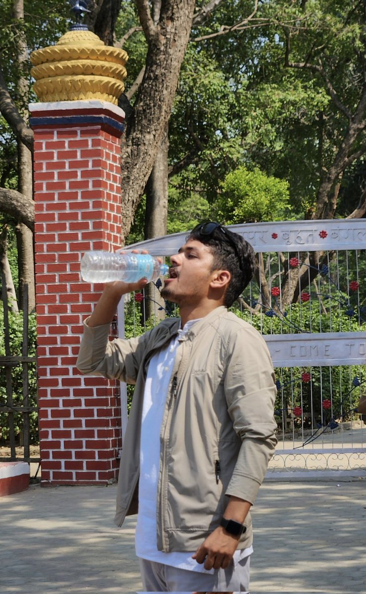Facebook बाट सधैंका लागि विदा लिएर यता आएको म चाँहि।
#Bindas_Bam
Follow गरौं साथीहरु back गर्ने जिम्मा मेरो।