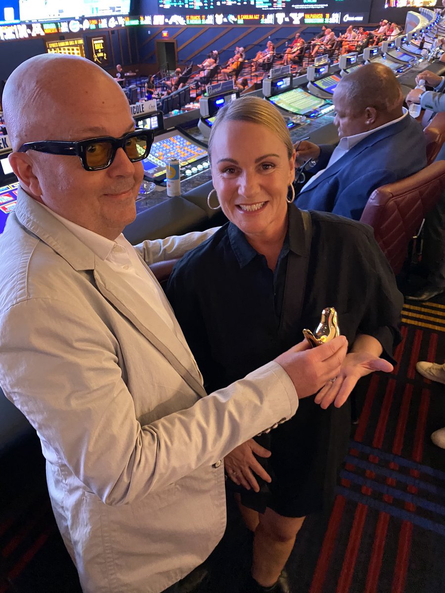 Congratulations to @Bill80 on being my Number One Twitter fan! Here is Bill and I with his award at @CircaLasVegas @CircaSports Photo credit @DerekJStevens