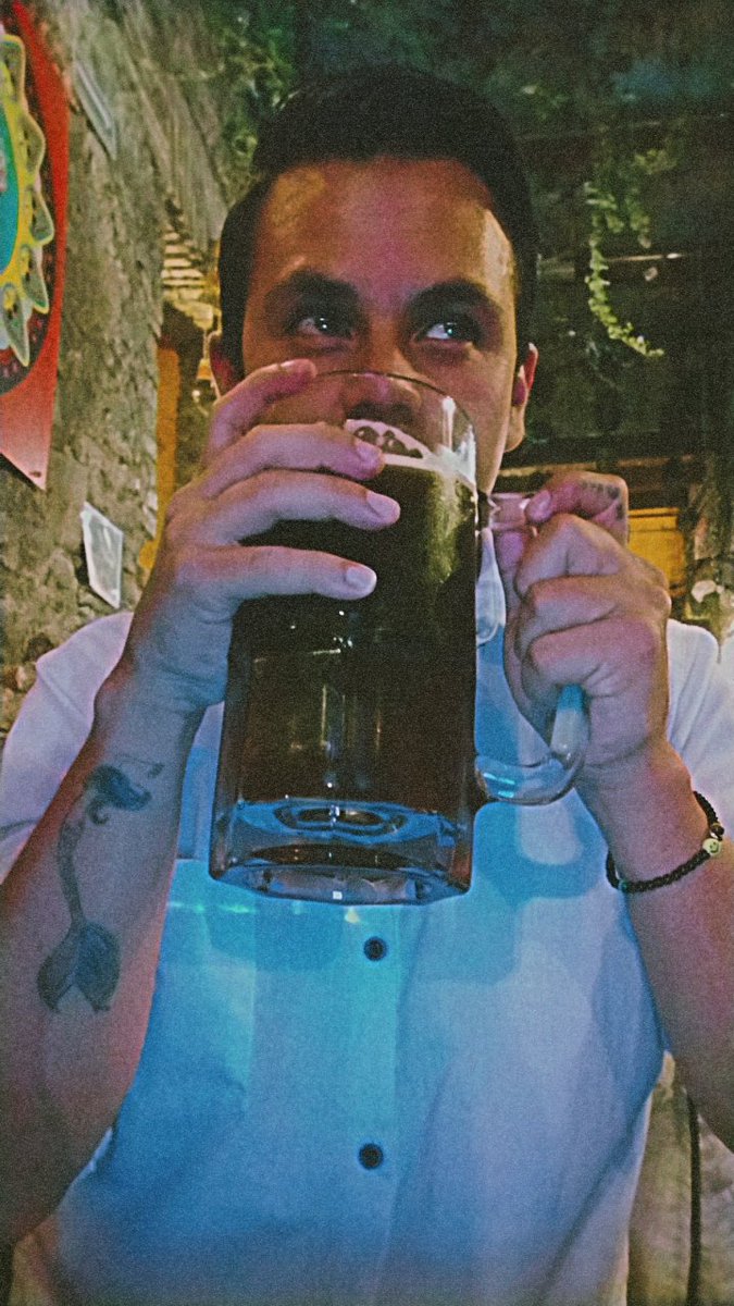 hsmedgar's tweet photo. Sé que no fue buena idea, que reapareciera bien peda y con ganas de verte, y esque #Malamente no he dejado de quererte 💔😭 me partió el corazón esa frase. https://t.co/BNcxY56AOO