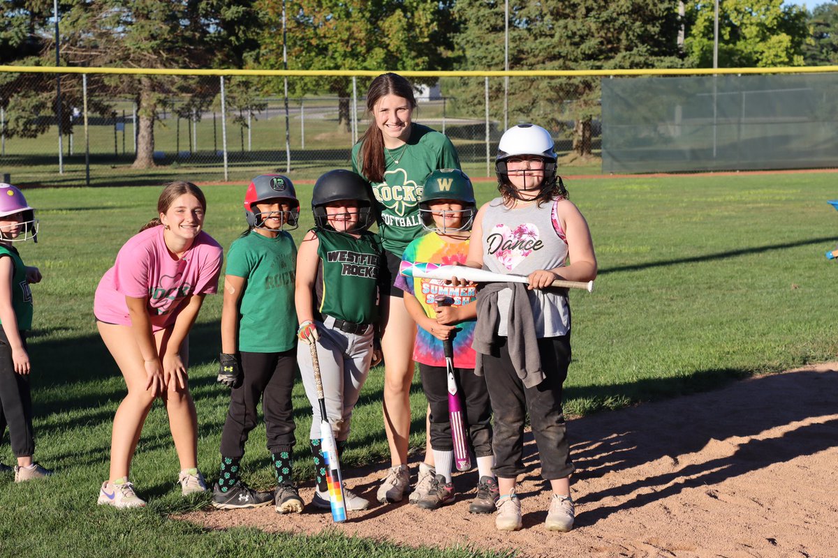 Chloe Tanner tweet media