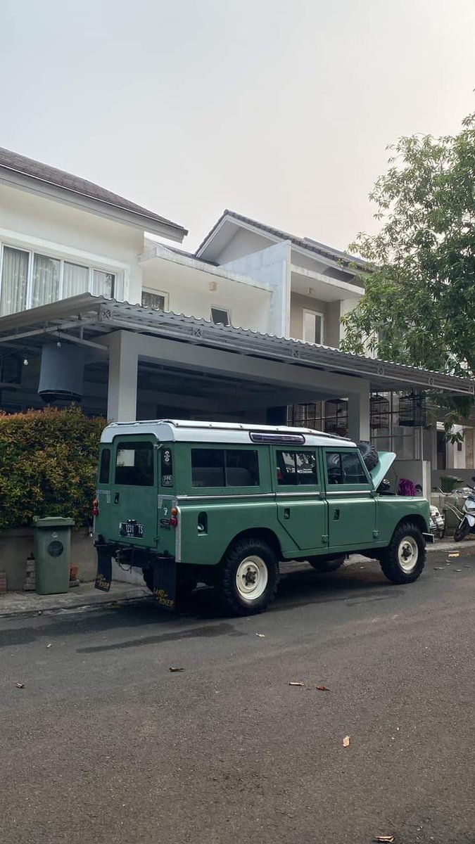 Suka Mobil Tua tweet media
