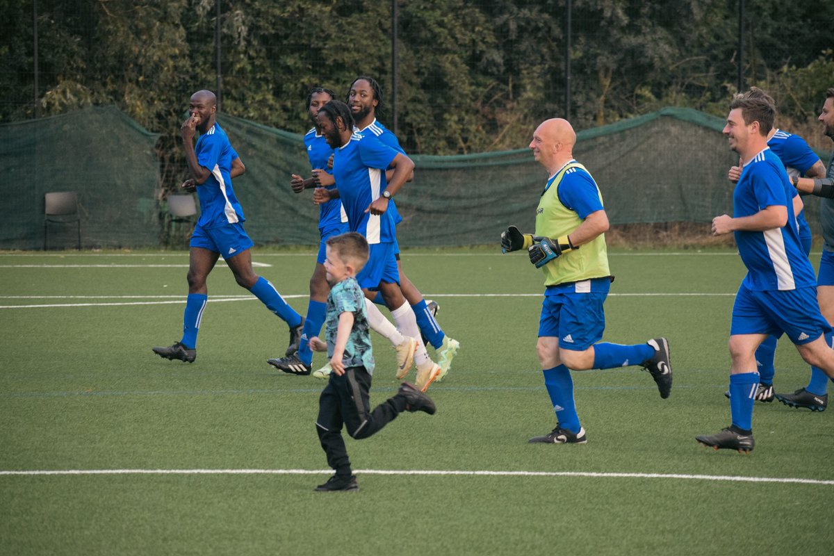 warming up on wednesday for the People’s FC vs Chimaira charity match ⚽️👟 

#charityfootball #footballphotography #sportsphotography #freelancephotographer #ualgraduate #graduatephotographer #queercreative