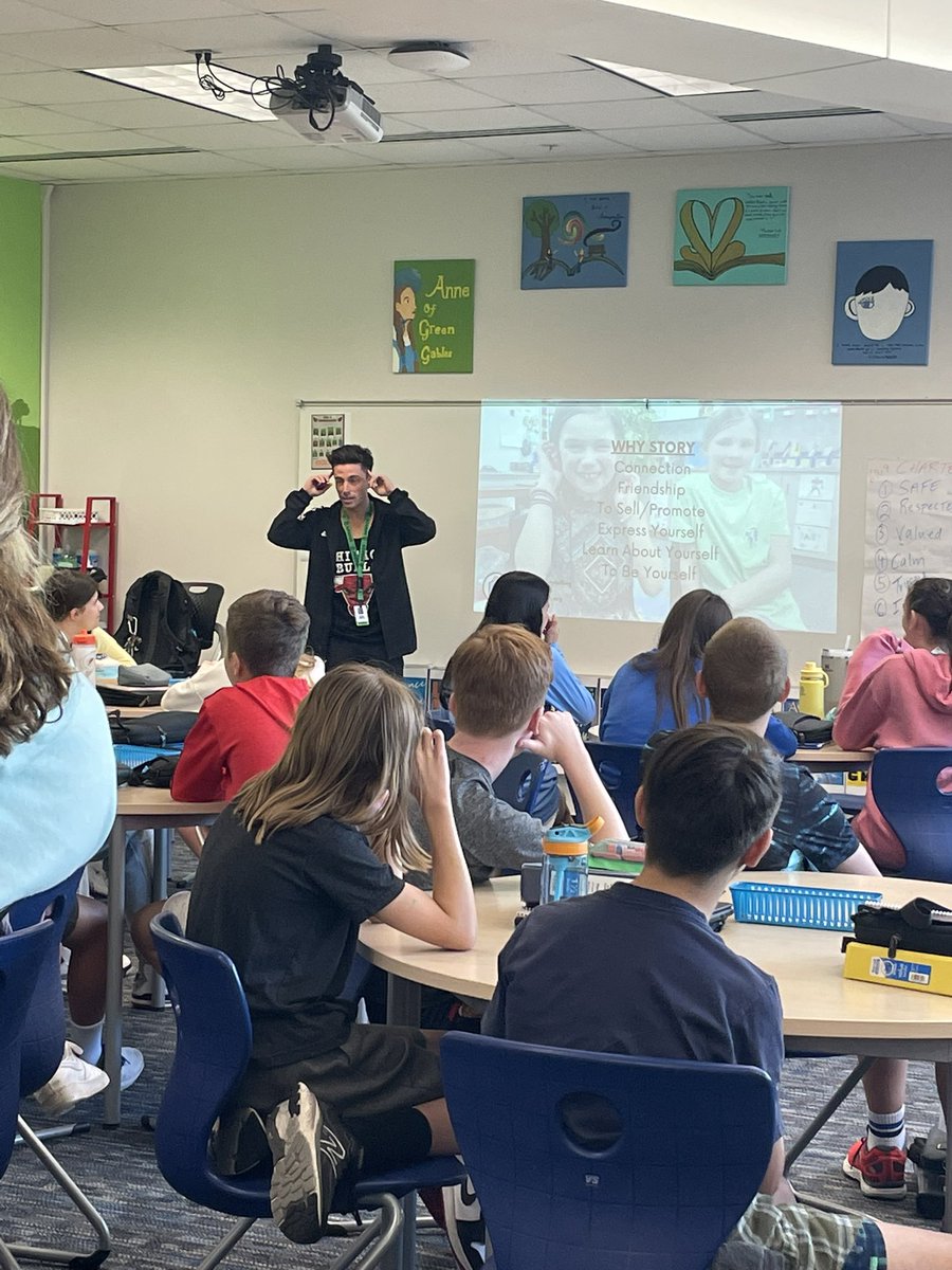 Our <a href="/sms8west/">sms8west</a> Ss got a lesson in telling stories from <a href="/ahsd25/">ArlingtonHeightsSD25</a>’s own resident storyteller, <a href="/aharrisSD25/">Adam Harris</a> Thanks for taking the time to talk to us today! Can’t wait to see what everyone creates! #D25ItsPersonal