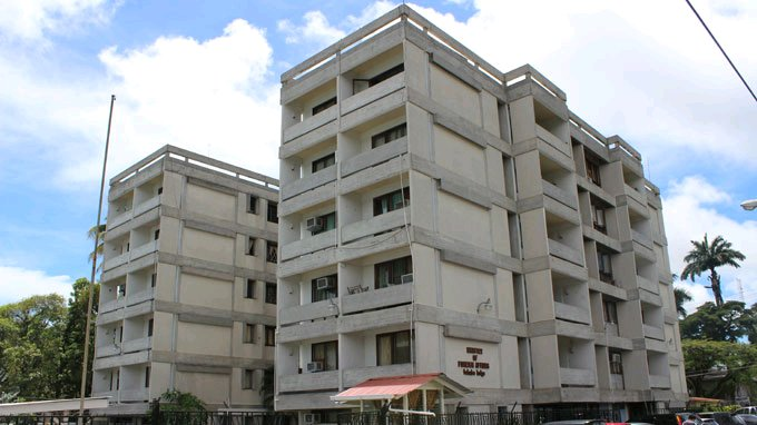 AntroCanal's tweet photo. ¿Sabías que en el Piso 3 del Edf. Takuba Lodge, Sede de Cancillería de Guyana, hay una Oficina exclusiva para monitorear e informar del día a día de Venezuela en relación al Tema Esequibo? Si rechazas el Activismo te pedimos que CALLES y no seas cómplice de los guyaneses #31Ago https://t.co/Kc9wb8kPlX
