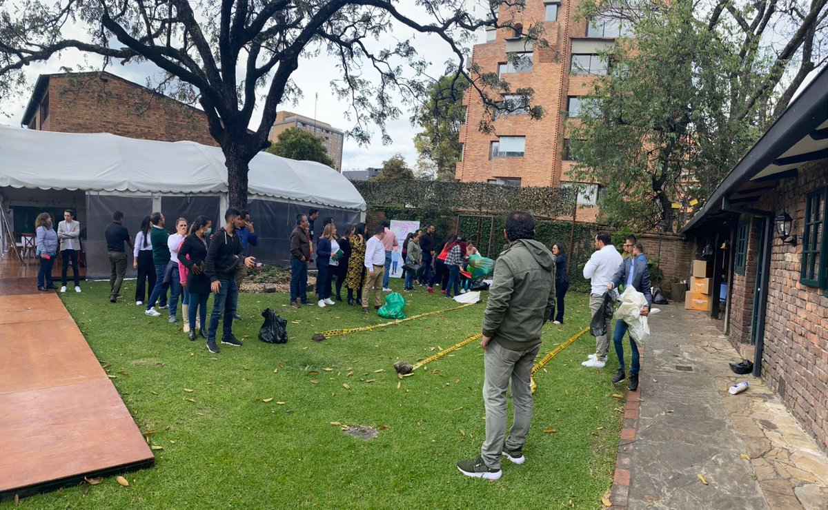 cracolombia's tweet photo. Finalizamos con éxito en #Bogotá la #YincaseoDeLaCRA @cracolombia agradece a los prestadores del 2do segmento de Aseo y a todos los participantes que asistieron de: #Guateque, #Garagoa, #Subachoque, #Bogotá #Sesquilé entre otros 
#EstamosMásCerca https://t.co/dQ5Mo21QR6